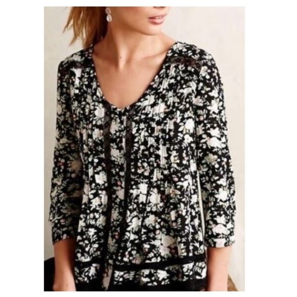 ANTHROPOLOGIE - Maeve Boho black floral blouse with cutout detailing - Picture 2 of 12